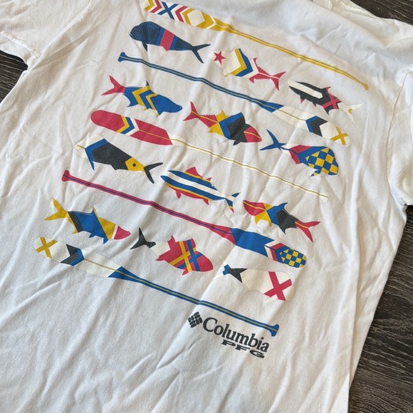 Columbia Yellow and White Fish T-Shirt Vibrant Design - Picture 4 of 6
